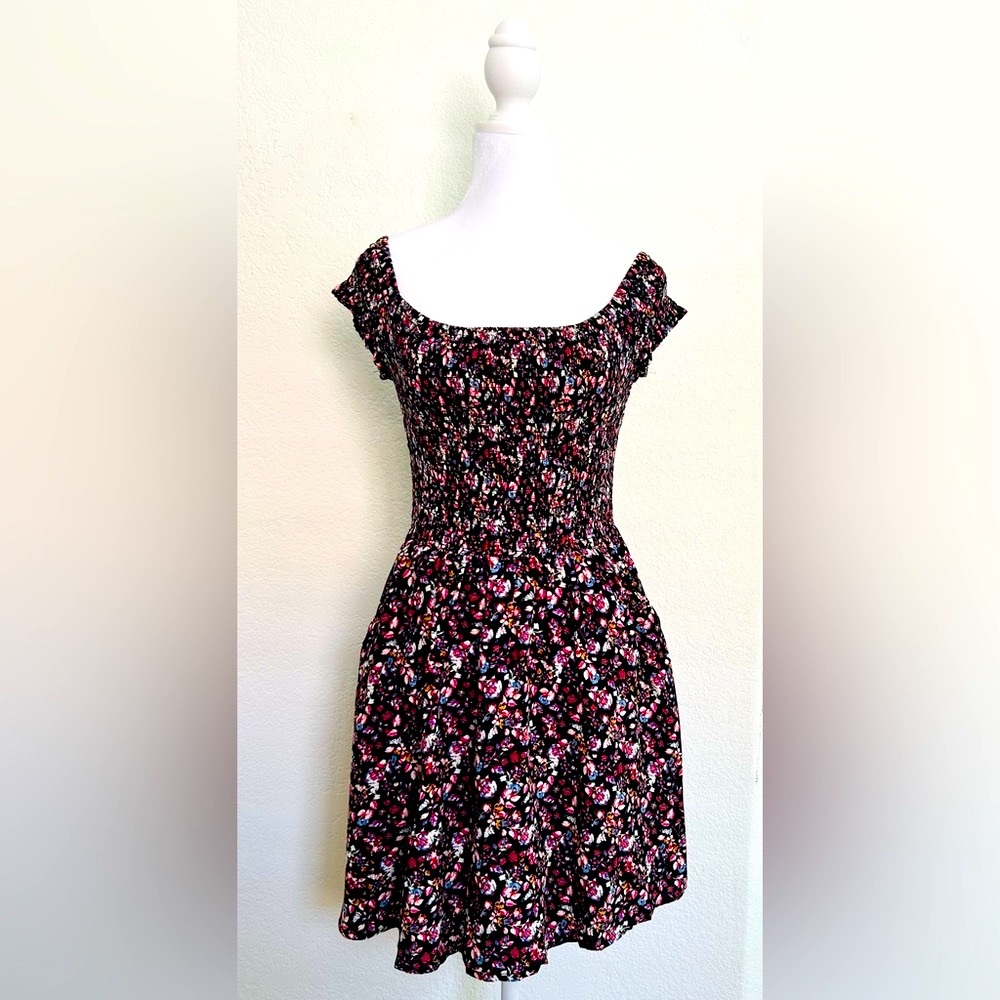 Express. Size XS.